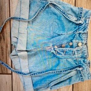 Hollister Curvy Ultra High Rise Mom shorts